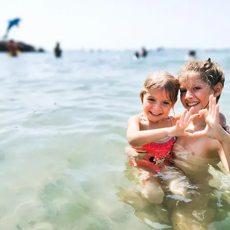 Beachfront By Marty's Apartamento Sunny Beach