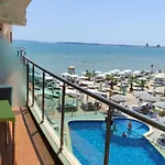 Beachfront By Marty's Apartment