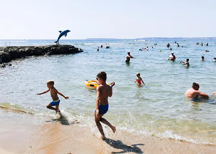 Apartment Beachfront By Marty's