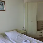 Beachfront By Marty's Apartman *