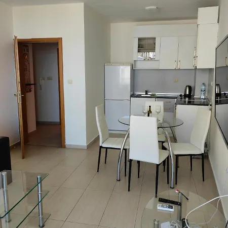 Apartman Beachfront By Marty's *