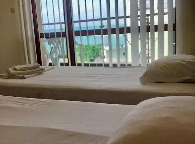 Beachfront By Marty's Апартаменты