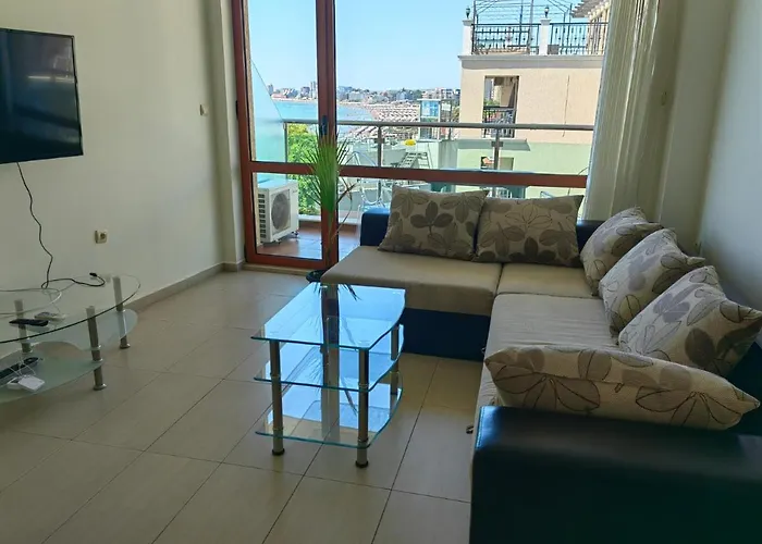 Beachfront By Marty's Апартаменты *