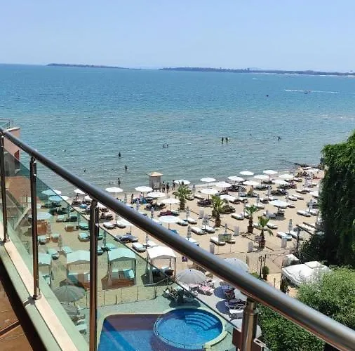 Апартаменты Beachfront By Marty's *